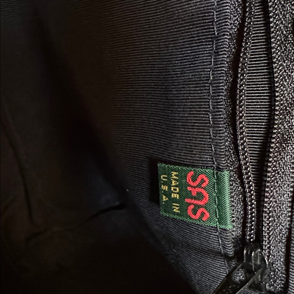 SAS Classic Black Tooled Leather Shoulder Bag - Picture 2 of 5